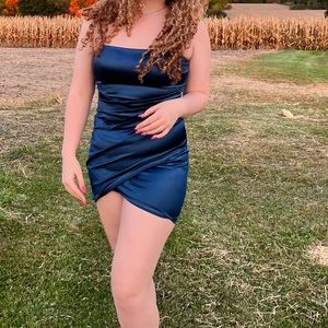 Brand: Windsor.  Size: Large.  Color: Blue